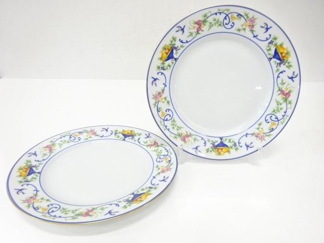 Pottery & Ceramics